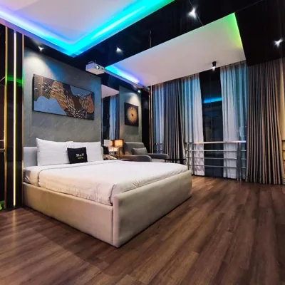 家庭工作室 — M&H Hotel
