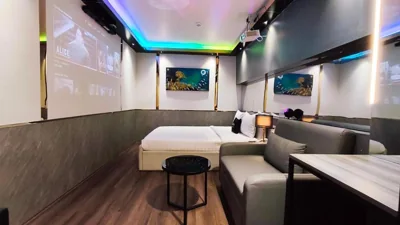 带沙发床的特大工作室 — M&H Hotel